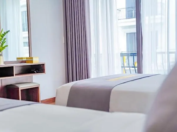 Gia Ninh Hotel 3*