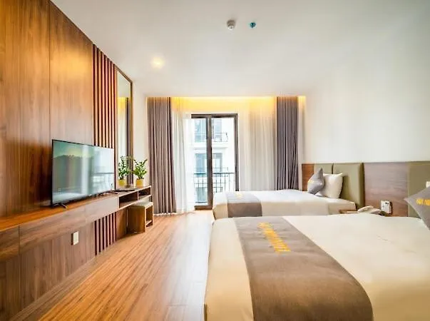 Gia Ninh Hotel 3*