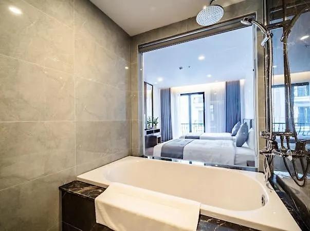 Hotel Gia Ninh 3*